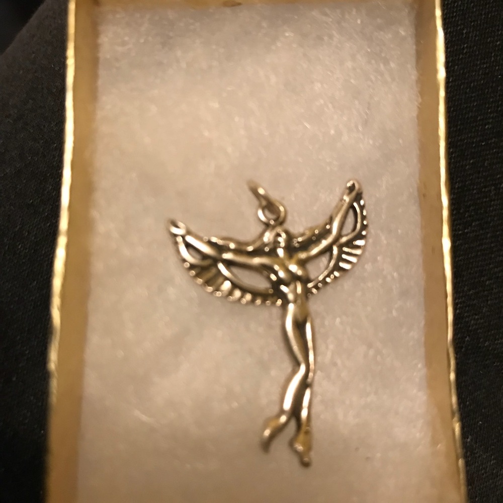 🦋4 for $15 🦋Sweet Silver Woman Pendant